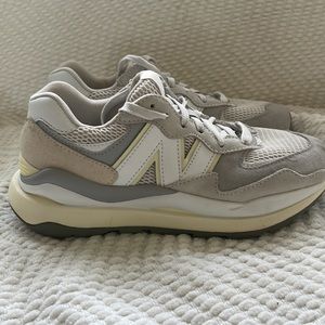 New Balance 5740, size 8 women.